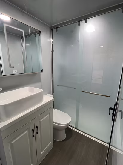 2022 20FT modulaire minuscule luxe moderne préfabriqué portable entièrement meublé expédition légère vivant mobile mobile en bois préfabriqué en acier plat pack conteneur maison