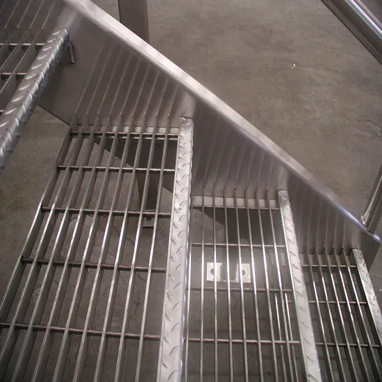 Caillebotis en acier inoxydable en gros 25*5mm barre de torsion en acier grille à barre plate pour fossé
